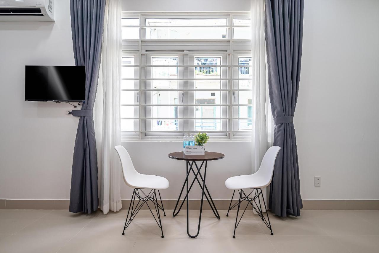 Căn hộ Cozrum Homes - Retro House *
